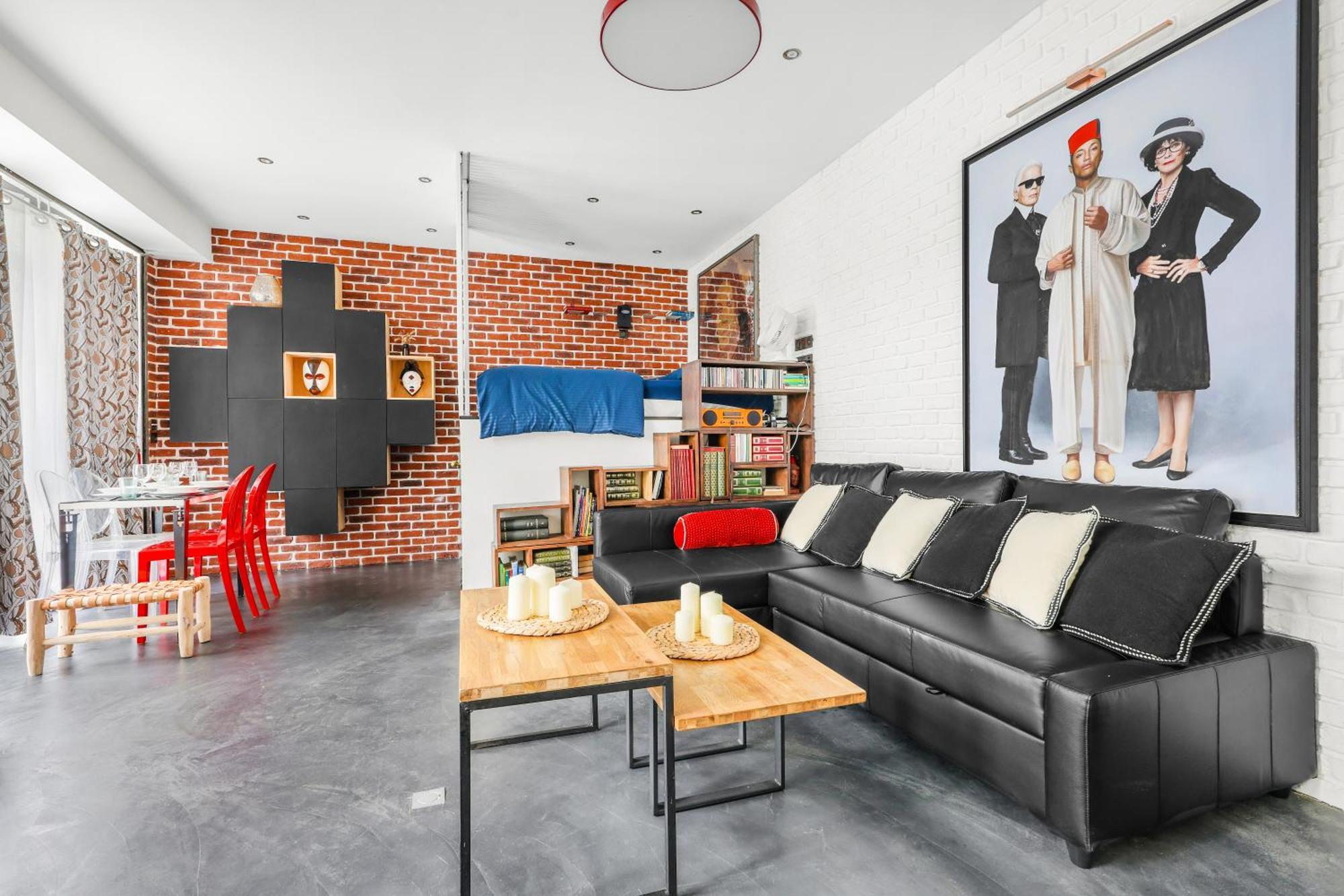 Place De La Bastille - Cozy With Netflix *